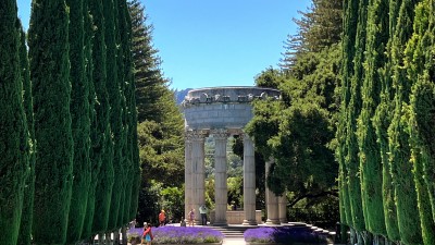 요세미티로부터의 물의 신전, Pulgas Water Temple